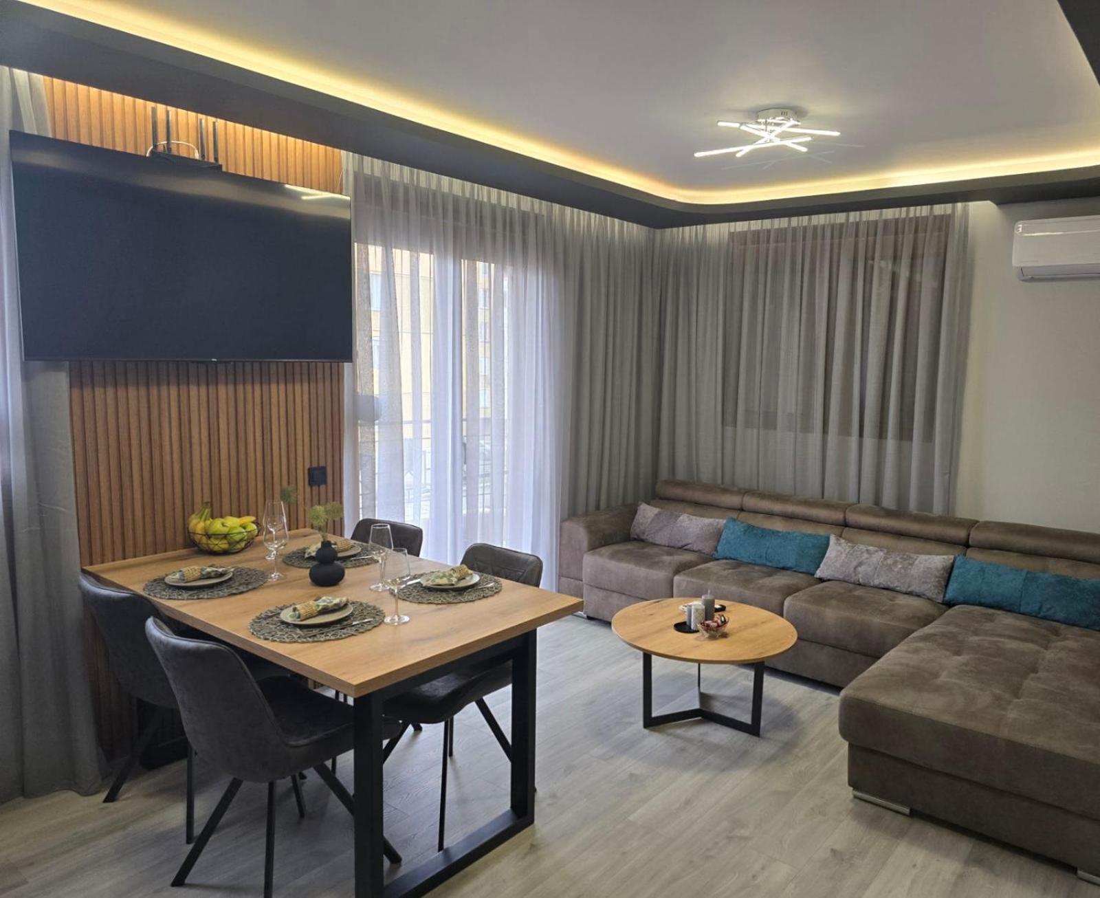 Luxury City Centre Appartment Iva Sliven Екстер'єр фото